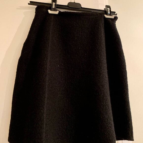 Black A line mini skirt - Picture 2 of 6
